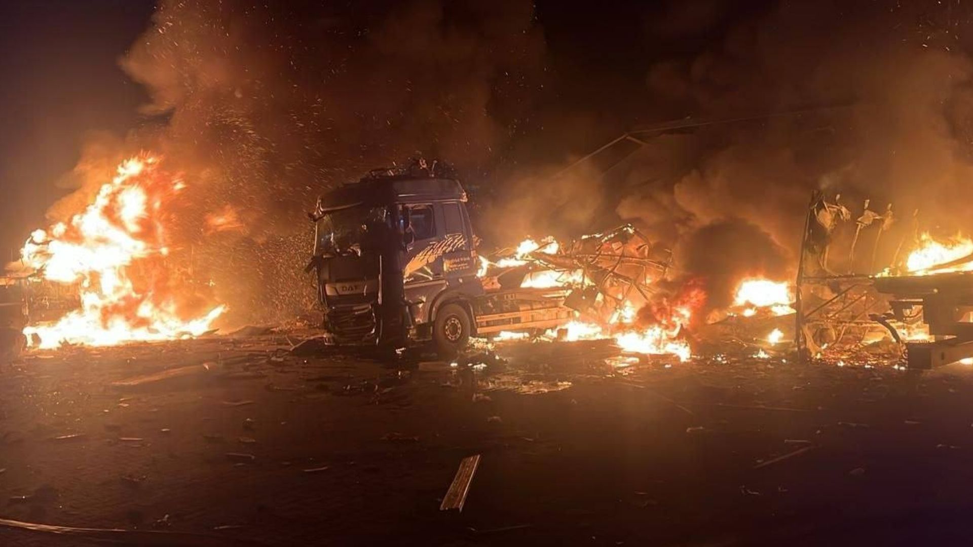 Ворожа атака по Новій пошті: знищено сортувальні центри в Сумах та на Київщині - 24 Канал Ворожа атака по Новій пошті: знищено сортувальні центри в Сумах та на Київщині - 24 Канал