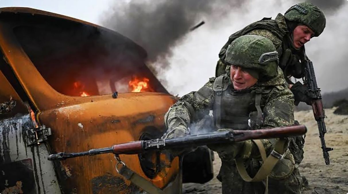 Російські окупанти зі зброєю в руках