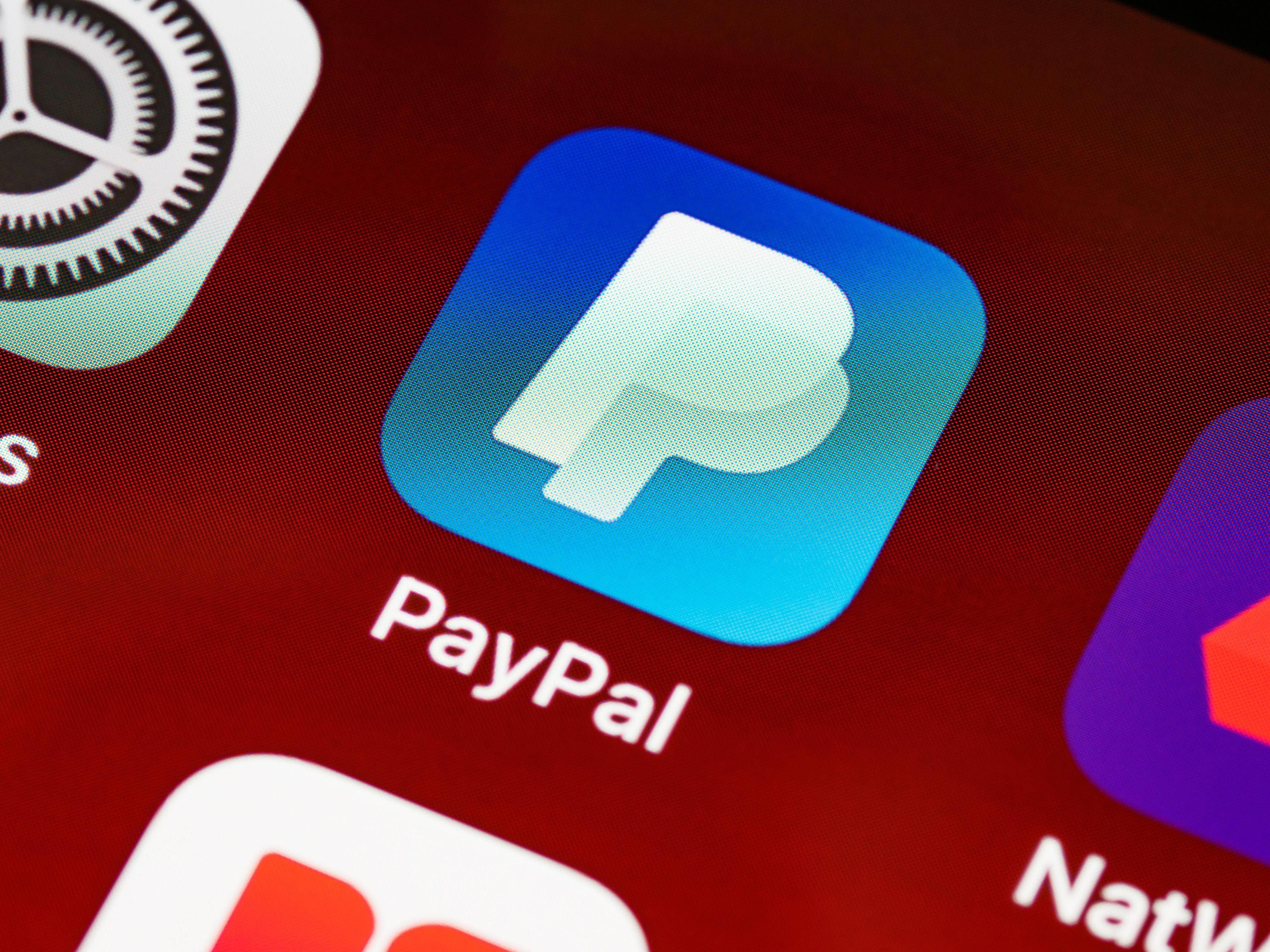 Акції PayPal падають