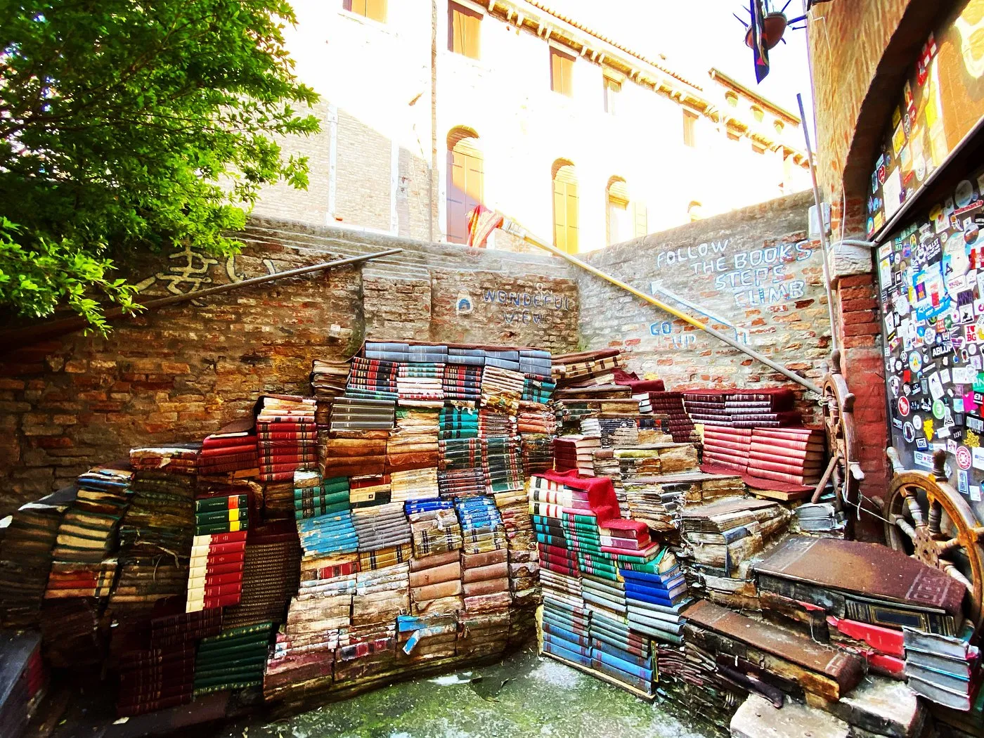 Libreria Acqua Alta / фото TripAdvisor Libreria Acqua Alta / фото TripAdvisor