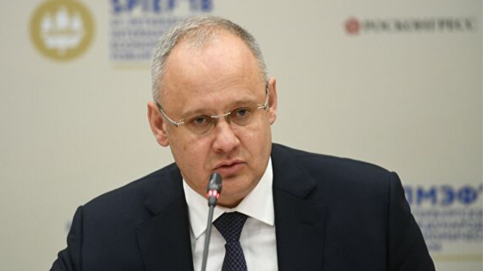 "Абсолютно безпечно": у Кремлі переконують авіакомпанії продовжувати польоти у небі над Росією