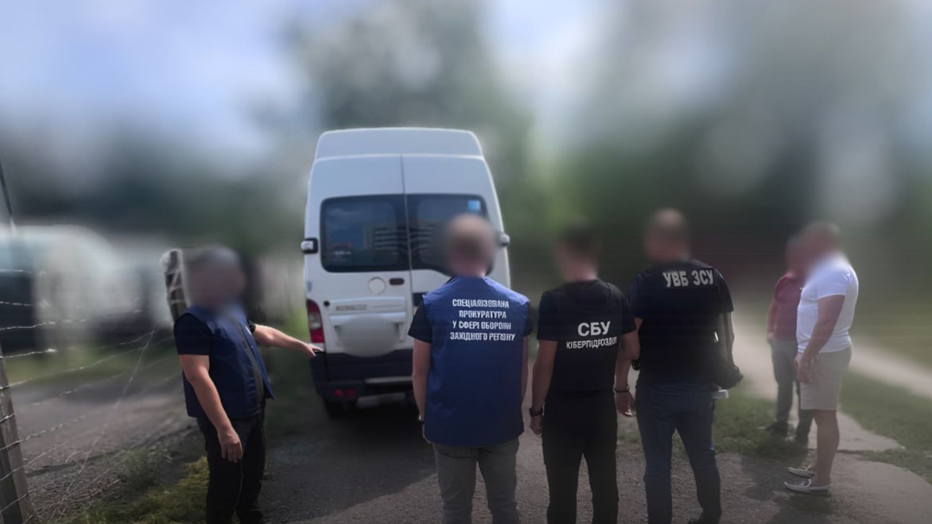 Двох військових затримали на Закарпатті за спробу переправити чоловіка за кордон