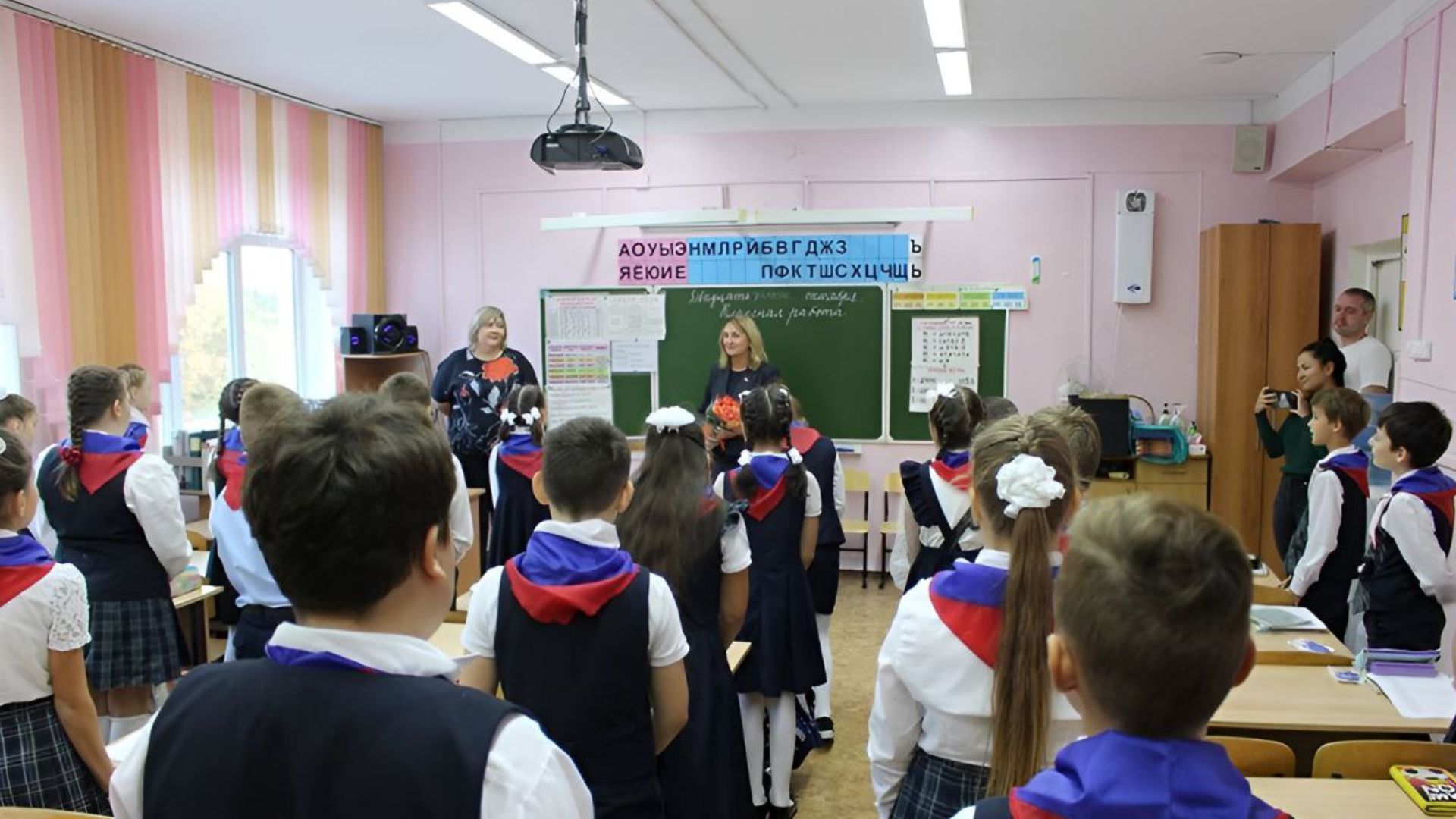 Школи в Росії посилюють пропаганду 