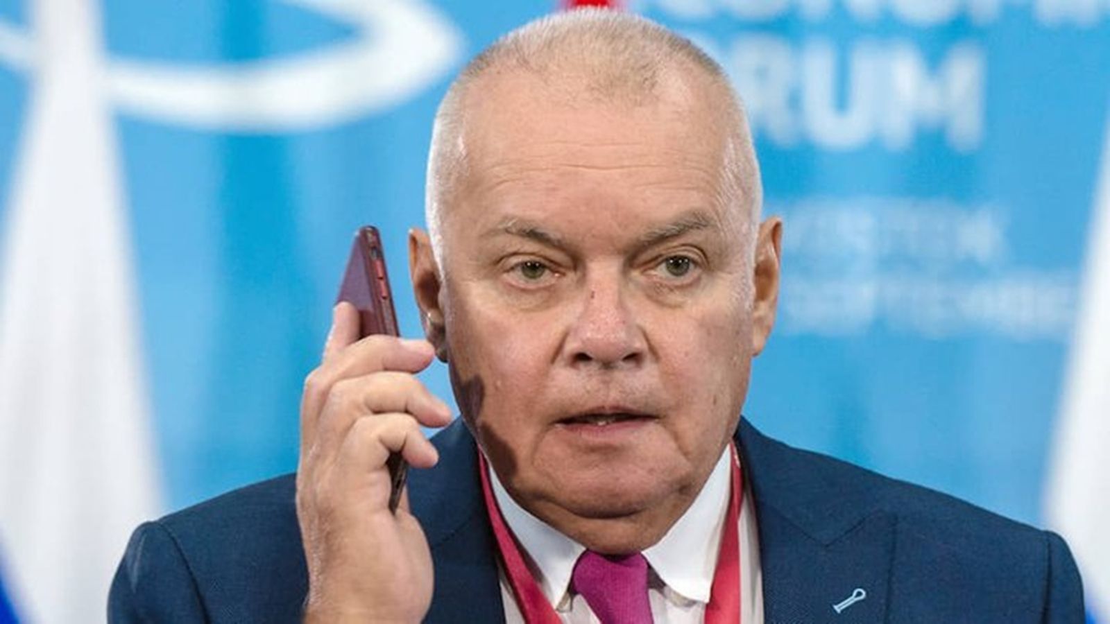 Одіозного російського пропагандиста Дмитра Кісєльова знімають з ефіру