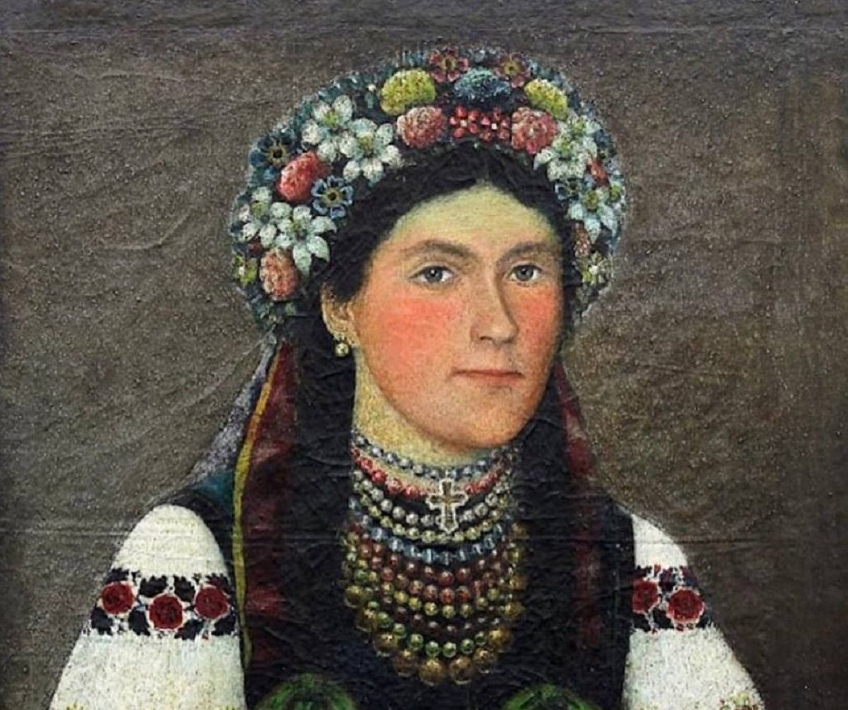 Девушка в украинском наряде с пацьорками Девушка в украинском наряде с пацьорками
