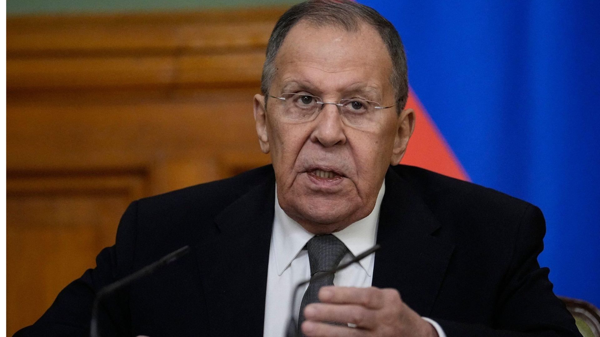 Лавров отверг идею перемирия на время мирных переговоров Лавров отверг идею перемирия на время мирных переговоров
