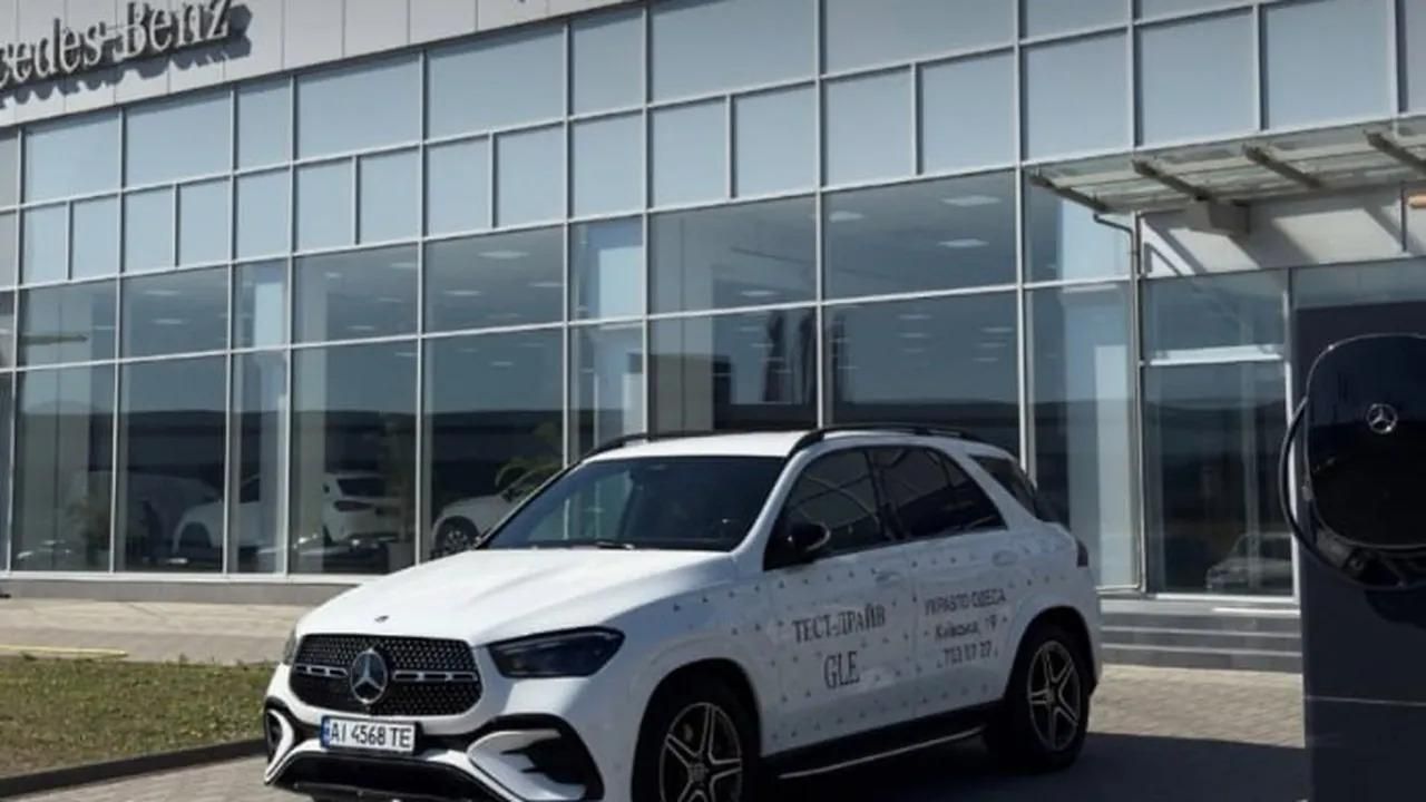 Россияне разрушили автосалоны Mercedes и KIA в Одессе