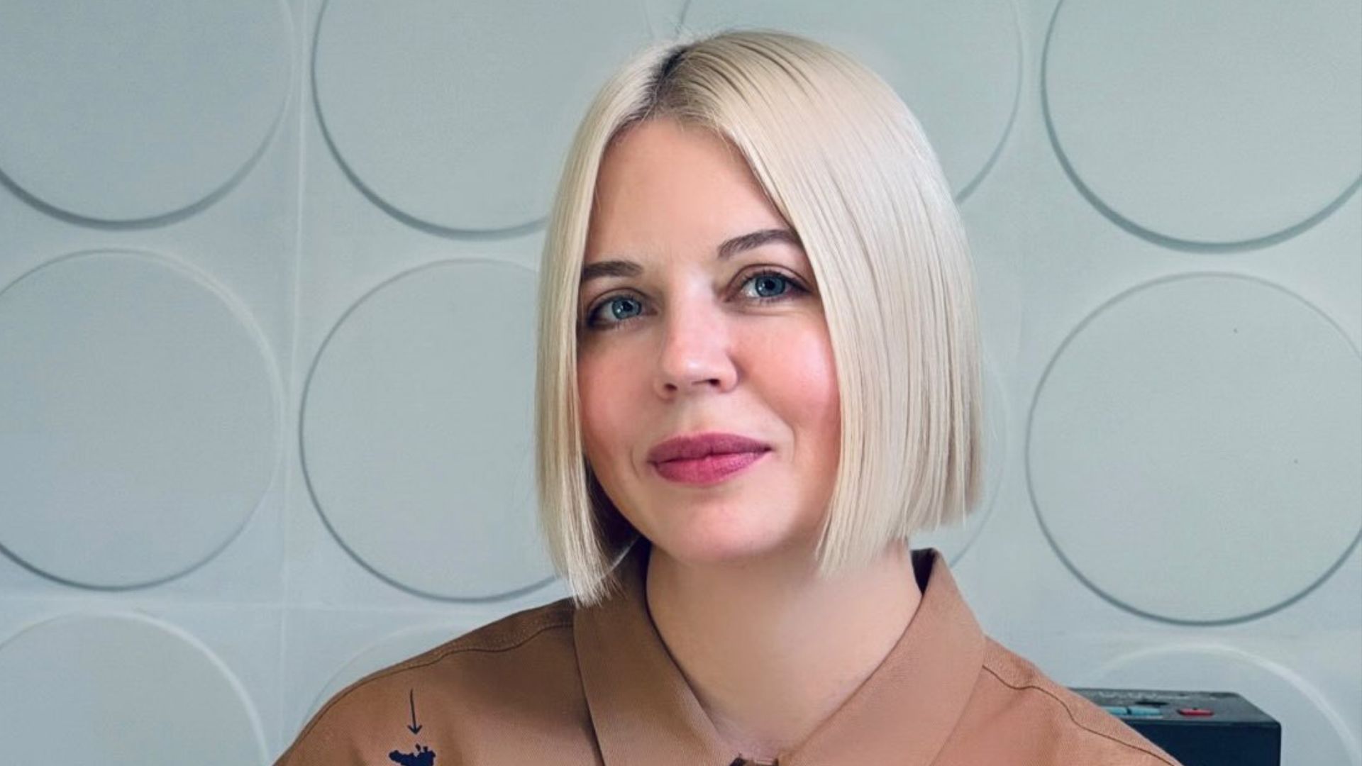 Наконец-то дождалась: ONUKA показала свою Эмми, которую получила еще в 2024 году