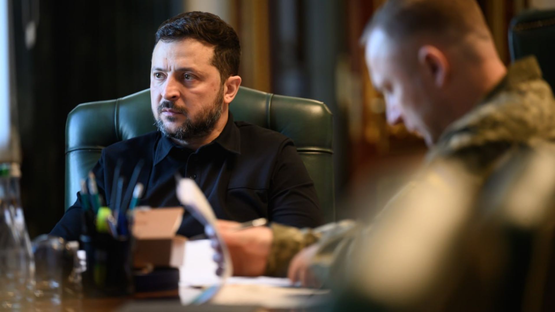Владимир Зеленский заслушал доклад Драпатого Владимир Зеленский заслушал доклад Драпатого