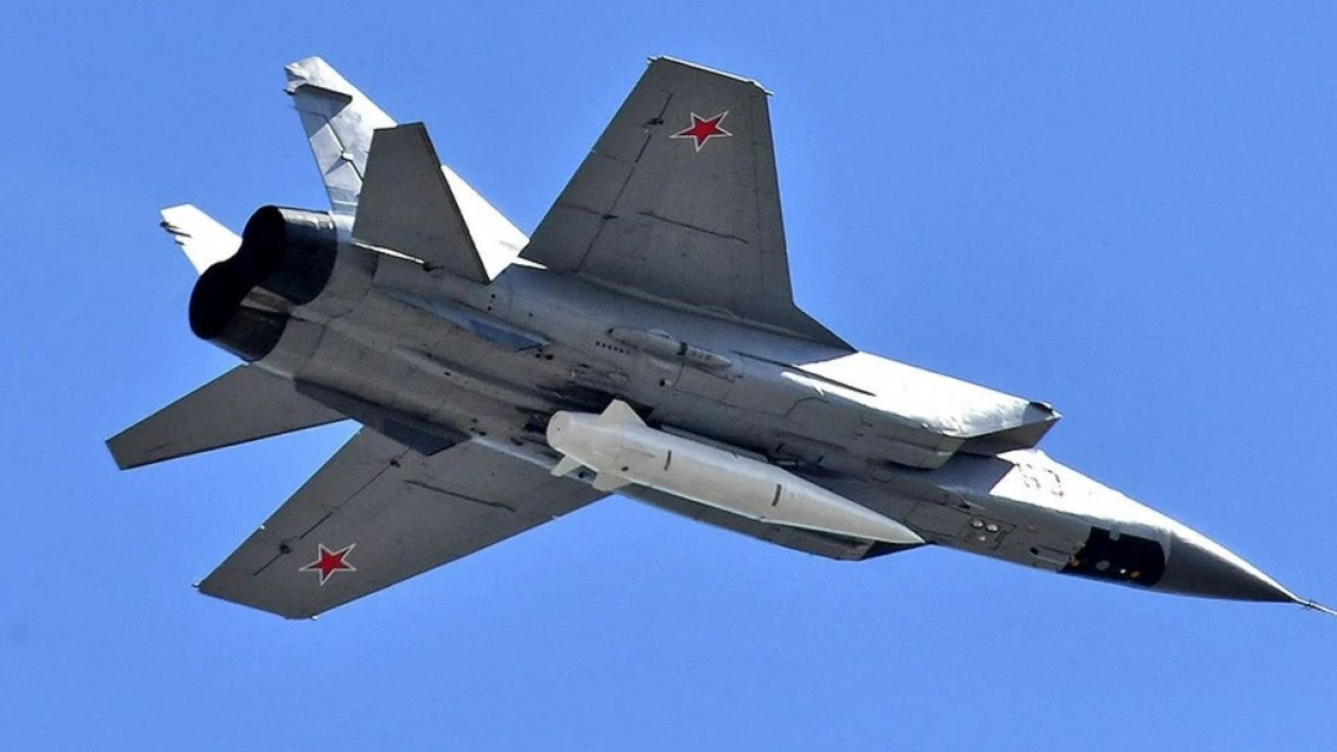 Росія підняла у повітря МіГ-31К: у яких областях є ракетна небезпека