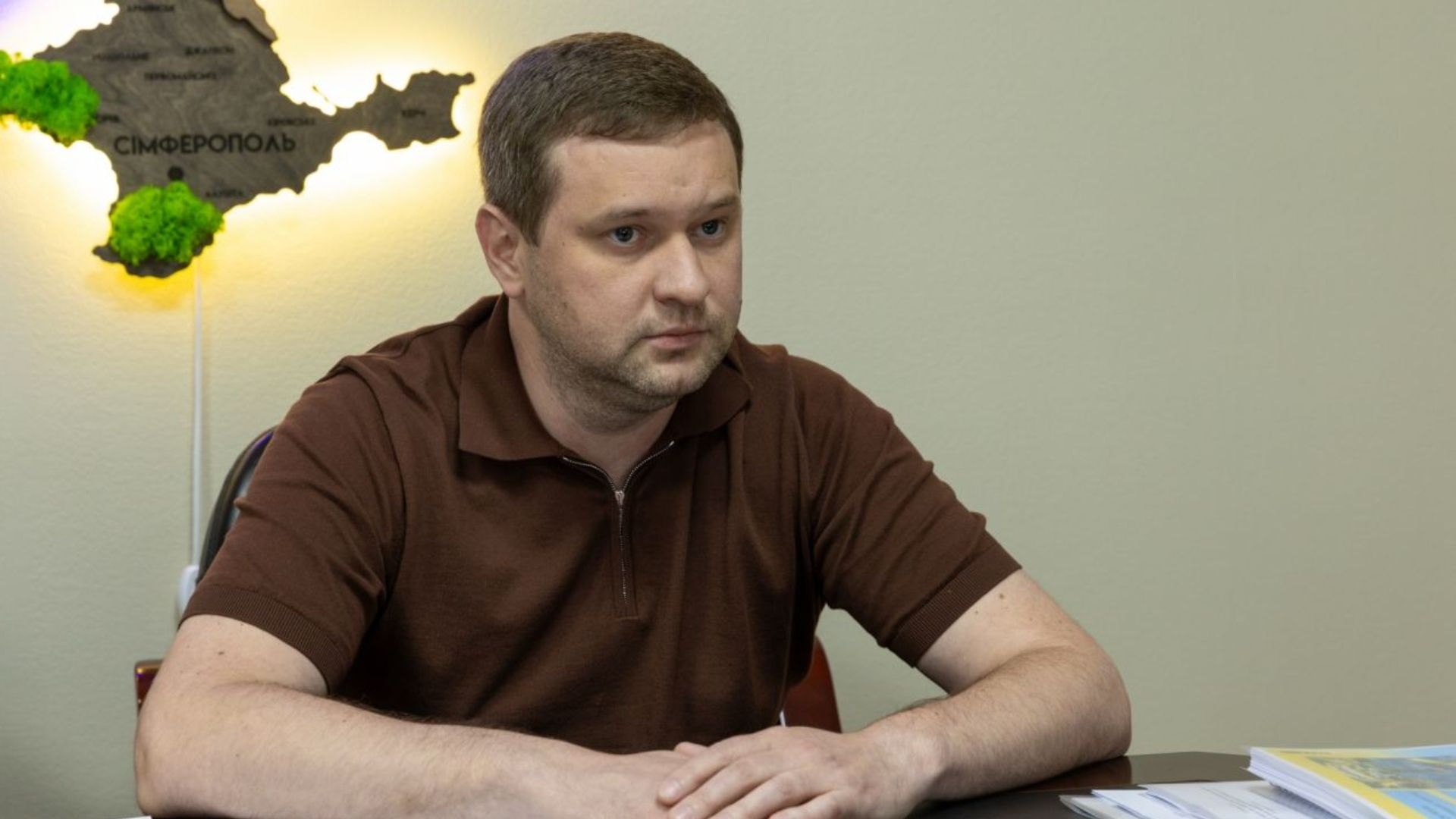 Заступник генпрокурора Максим Крим відреагував на скандал із російським паспортом своєї дружини