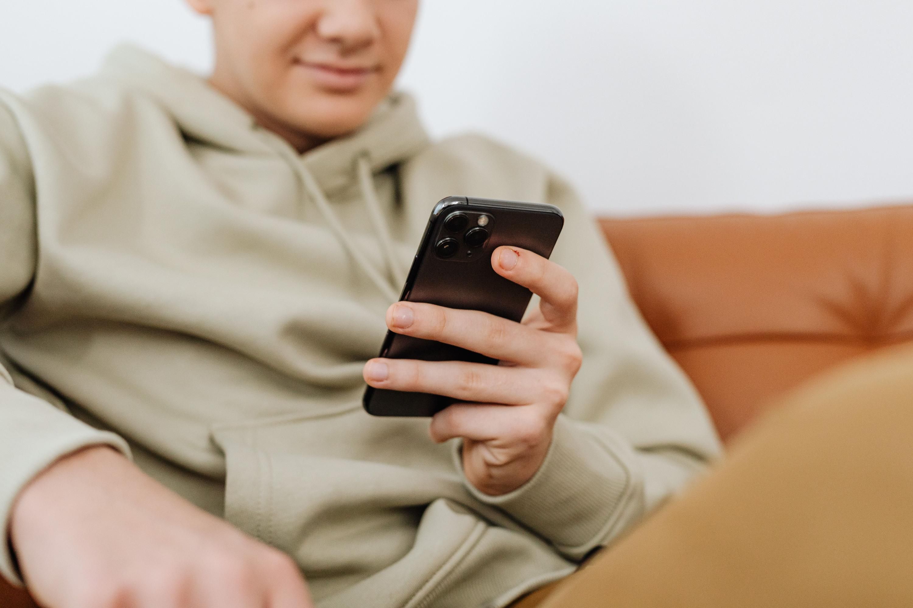 Не тільки для пенсіонерів: найдешевші тарифи Київстар, Vodafone та lifecell