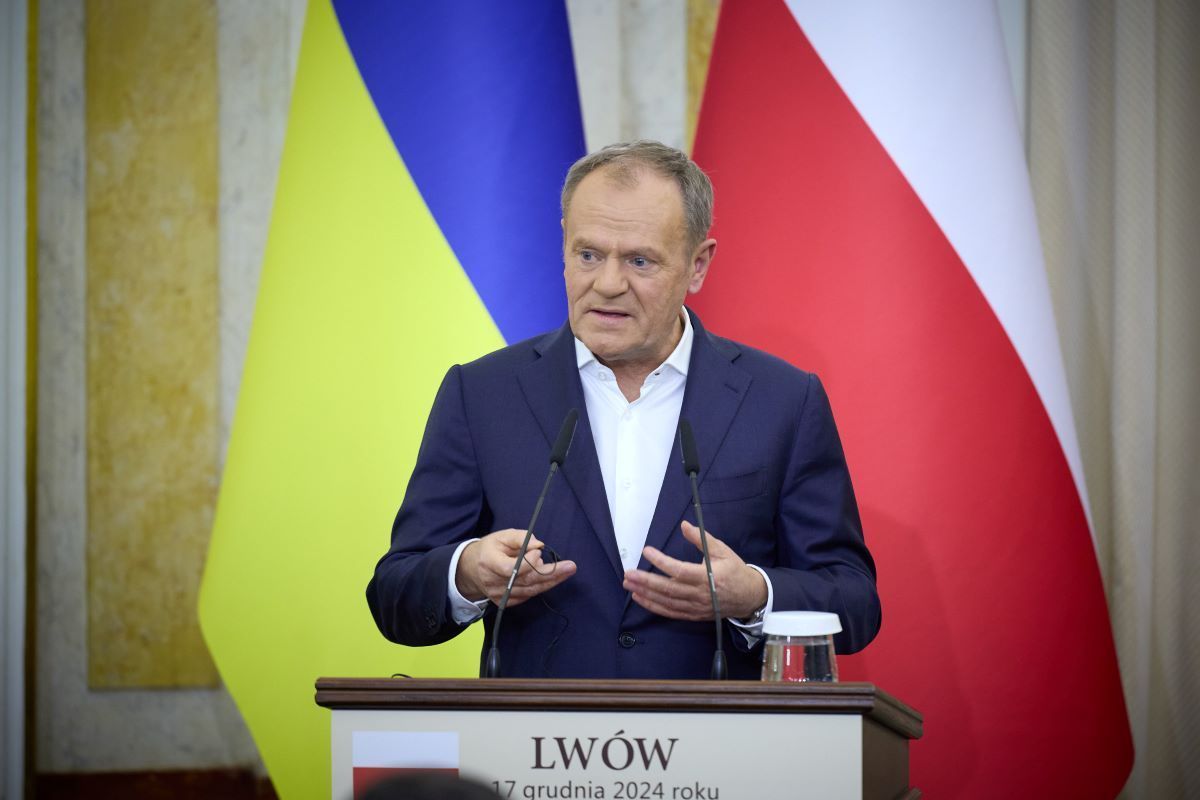 "Люди мають право знати": Туск анонсував тяжкий період у війні Росії проти України