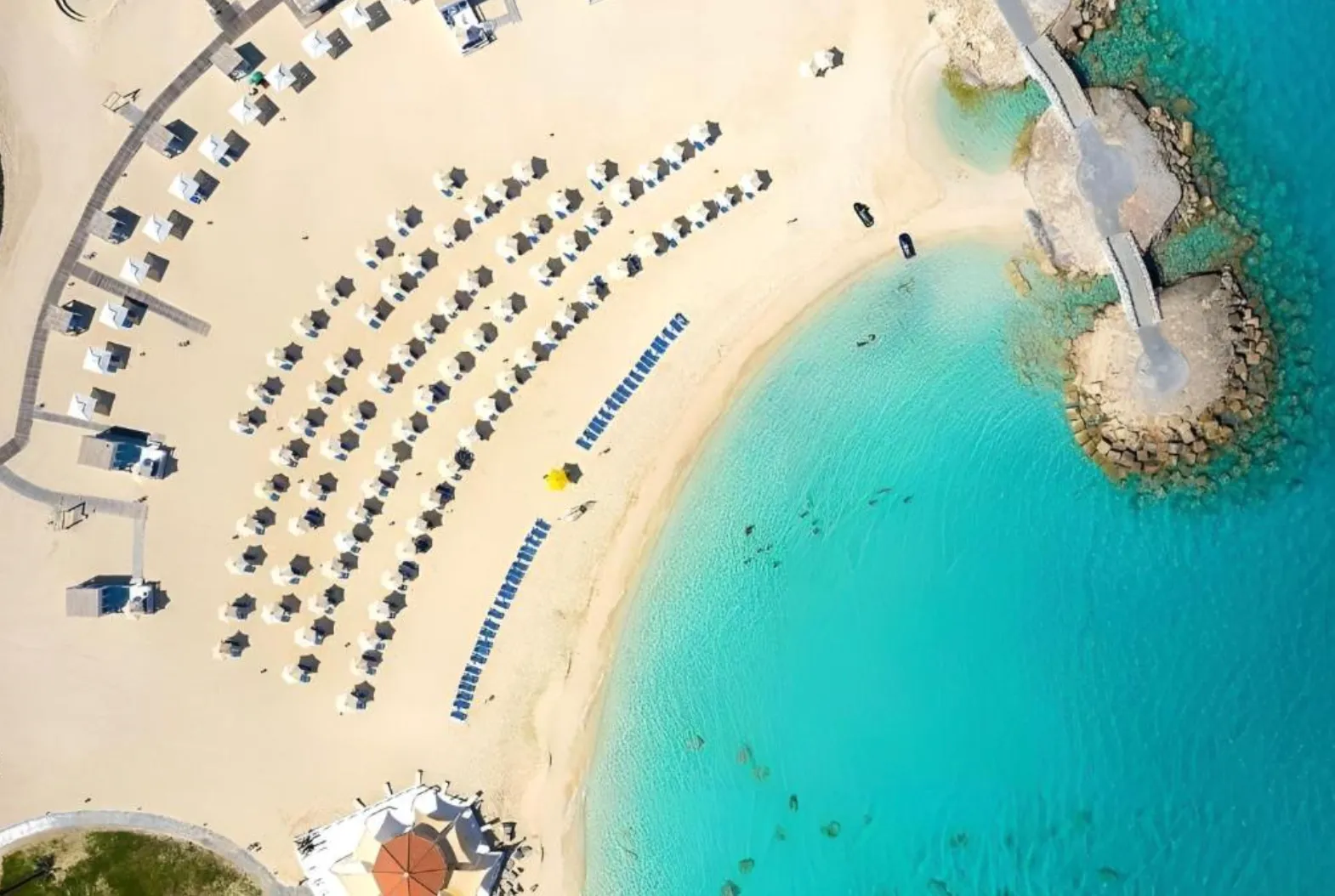 Пляж у готелі Ghazala Alamein Resort & Spa 5*