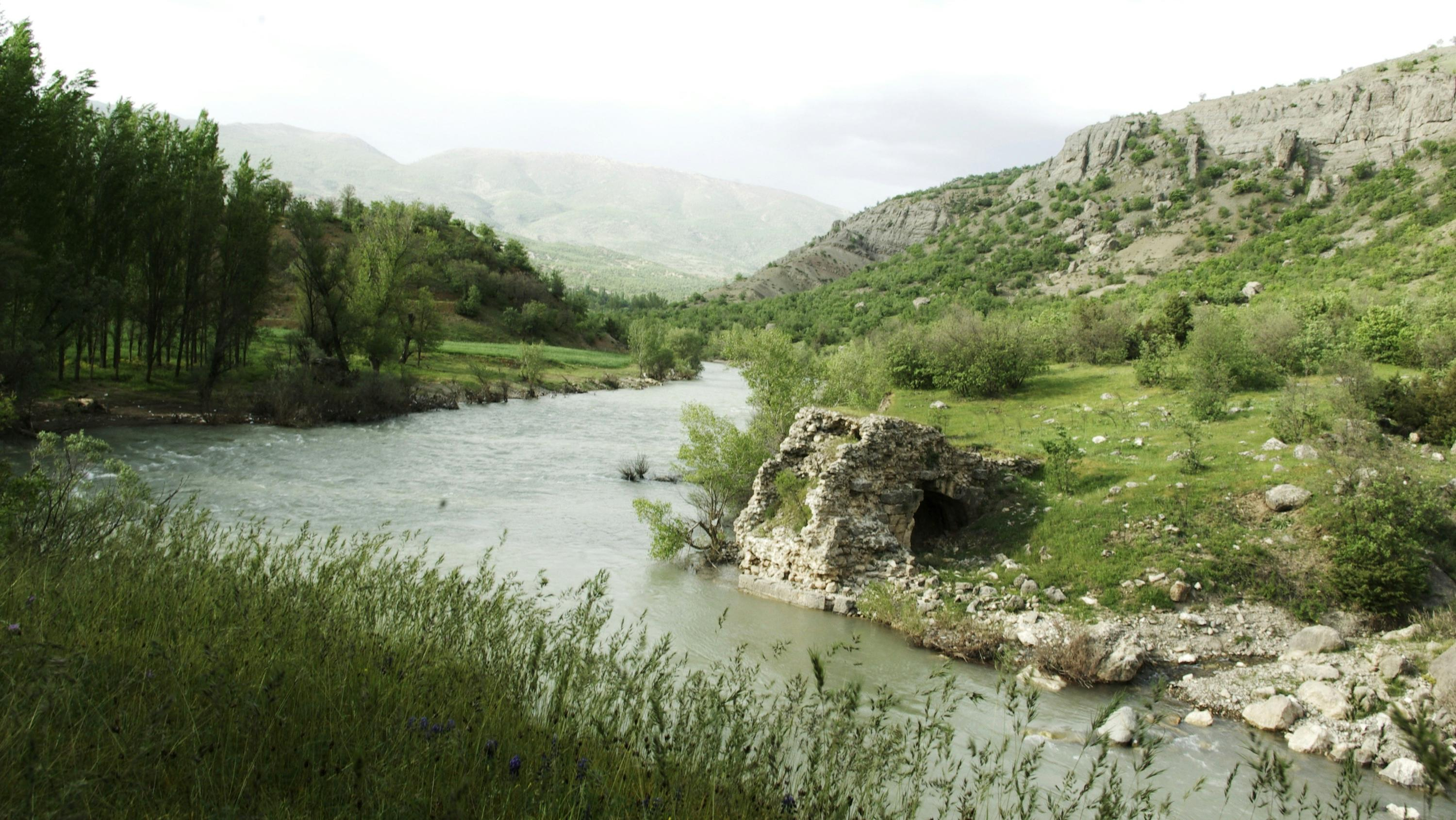 Що відбувається з річкою, коли вода падає до мінімуму: чи можуть річки в Україні перестати текти