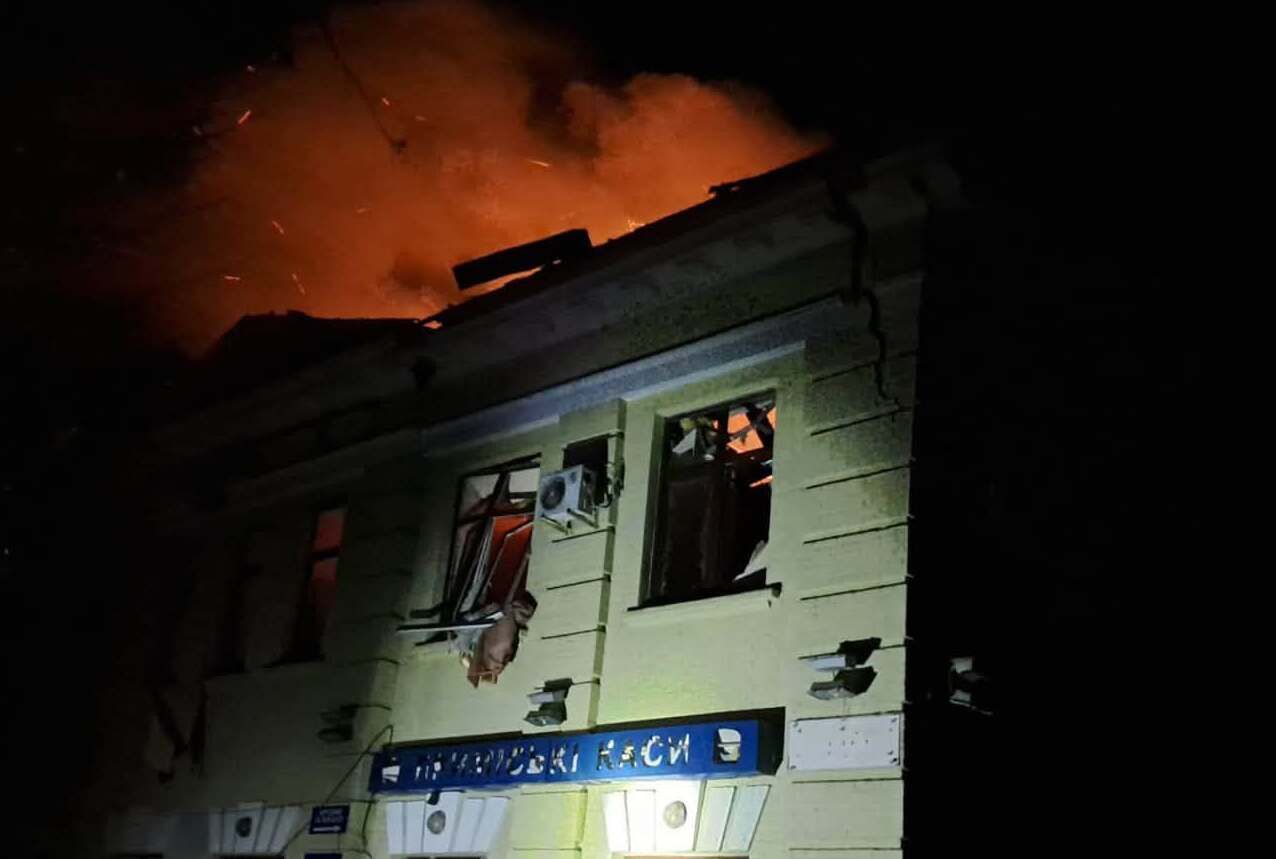 Росія атакувала Лозову: під прицілом опинилась УЗ та житлові будинки