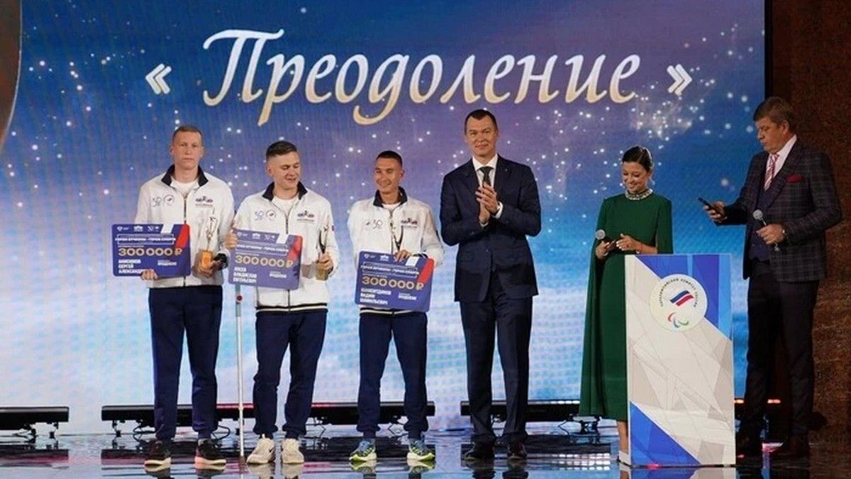 Михайло Дегтярьов на заході з окупантами