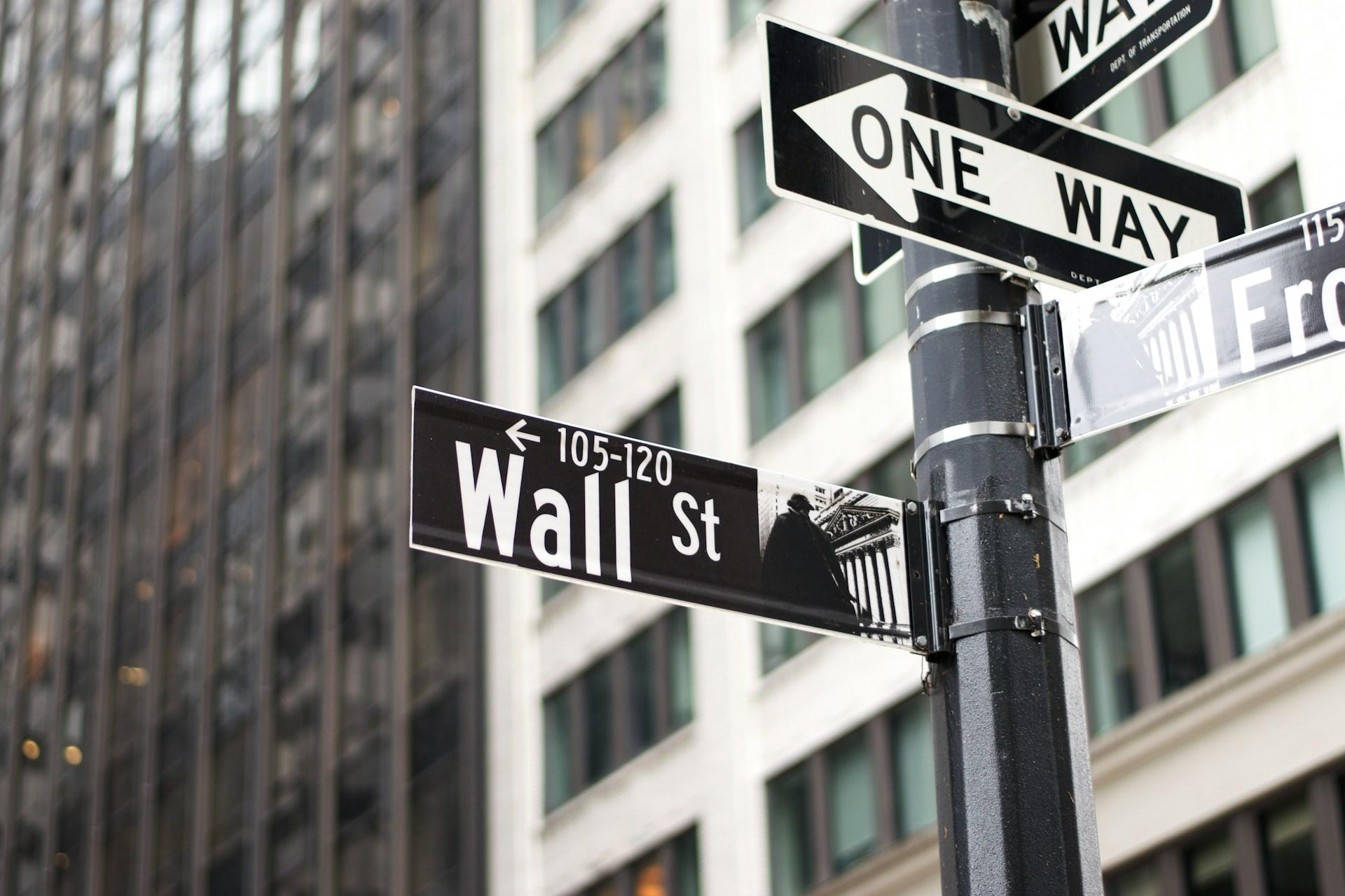 Техногіганти розганяють Wall Street: акції ШІ та біткойн стрімко зростають