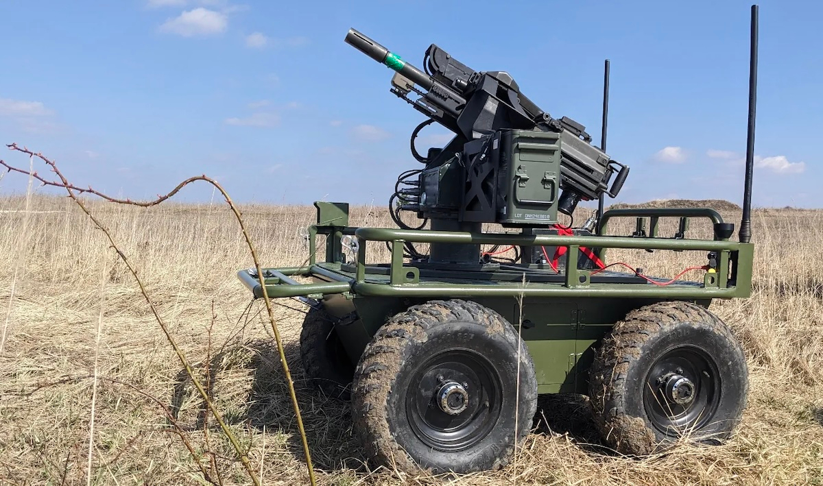 Гранатомет на гусеницях: в Україні кодифікували бойовий робот ШаРись PRO