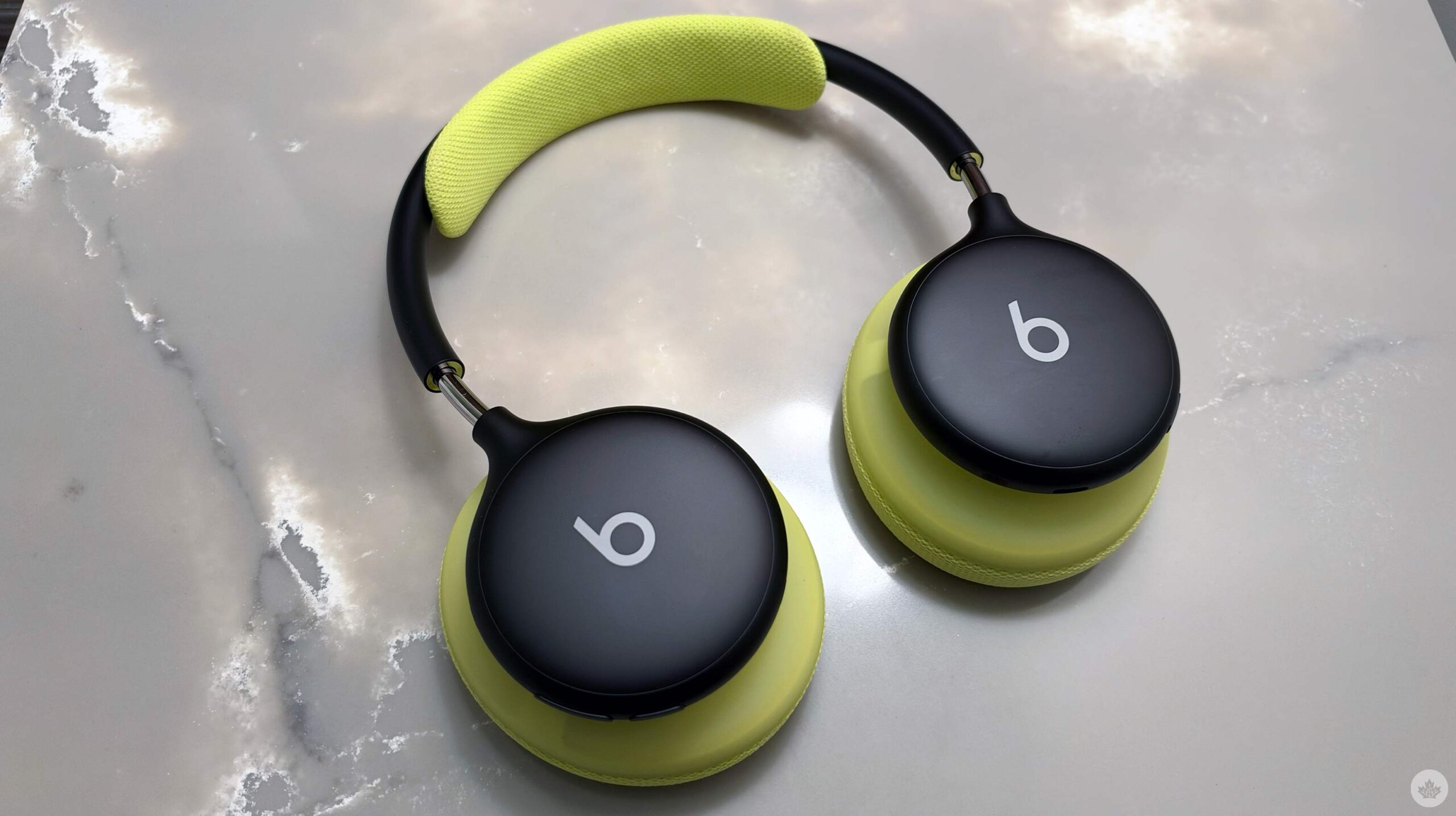 Beats випустила навушники, які можна зібрати під себе – що вміють Beats 360