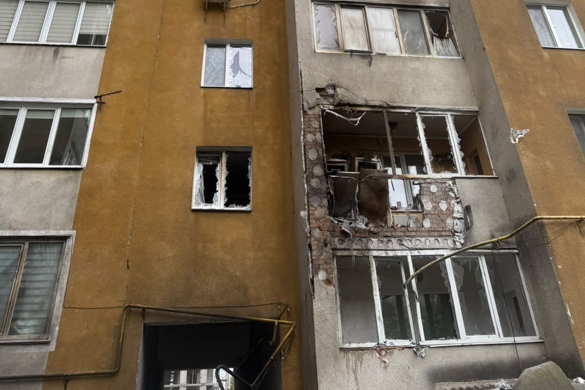 В Хмельницком раздались взрывы В Хмельницком раздались взрывы