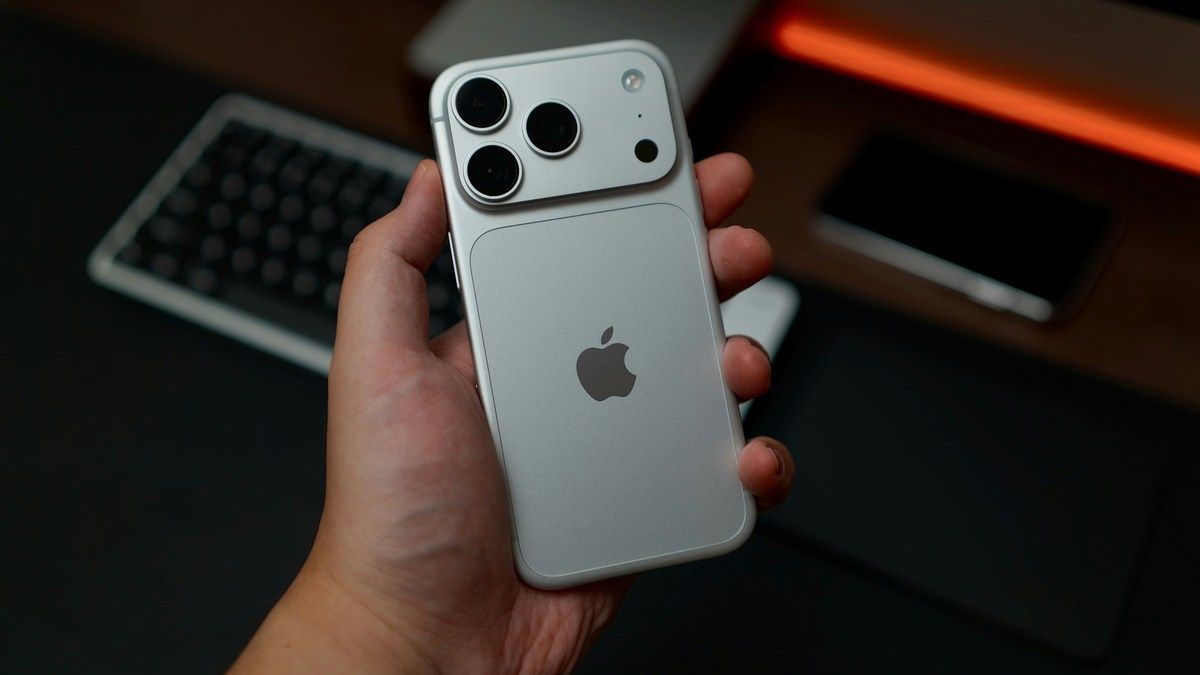 В Apple раскрыли потрясающие возможности обычных iPhone при работе с нейронными сетями В Apple раскрыли потрясающие возможности обычных iPhone при работе с нейронными сетями