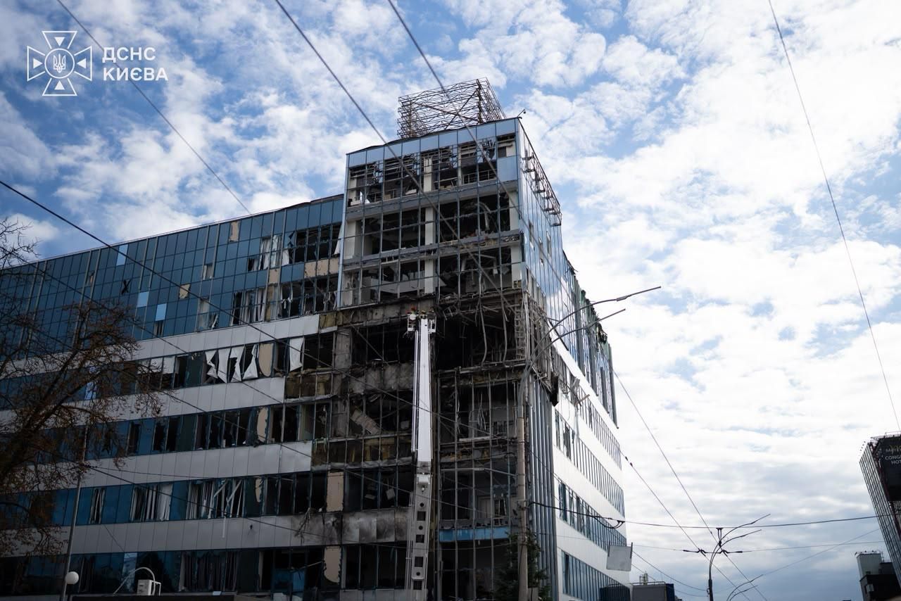Росія вдарила по складу McDonald's: Зеленський відреагував на атаку по Києву