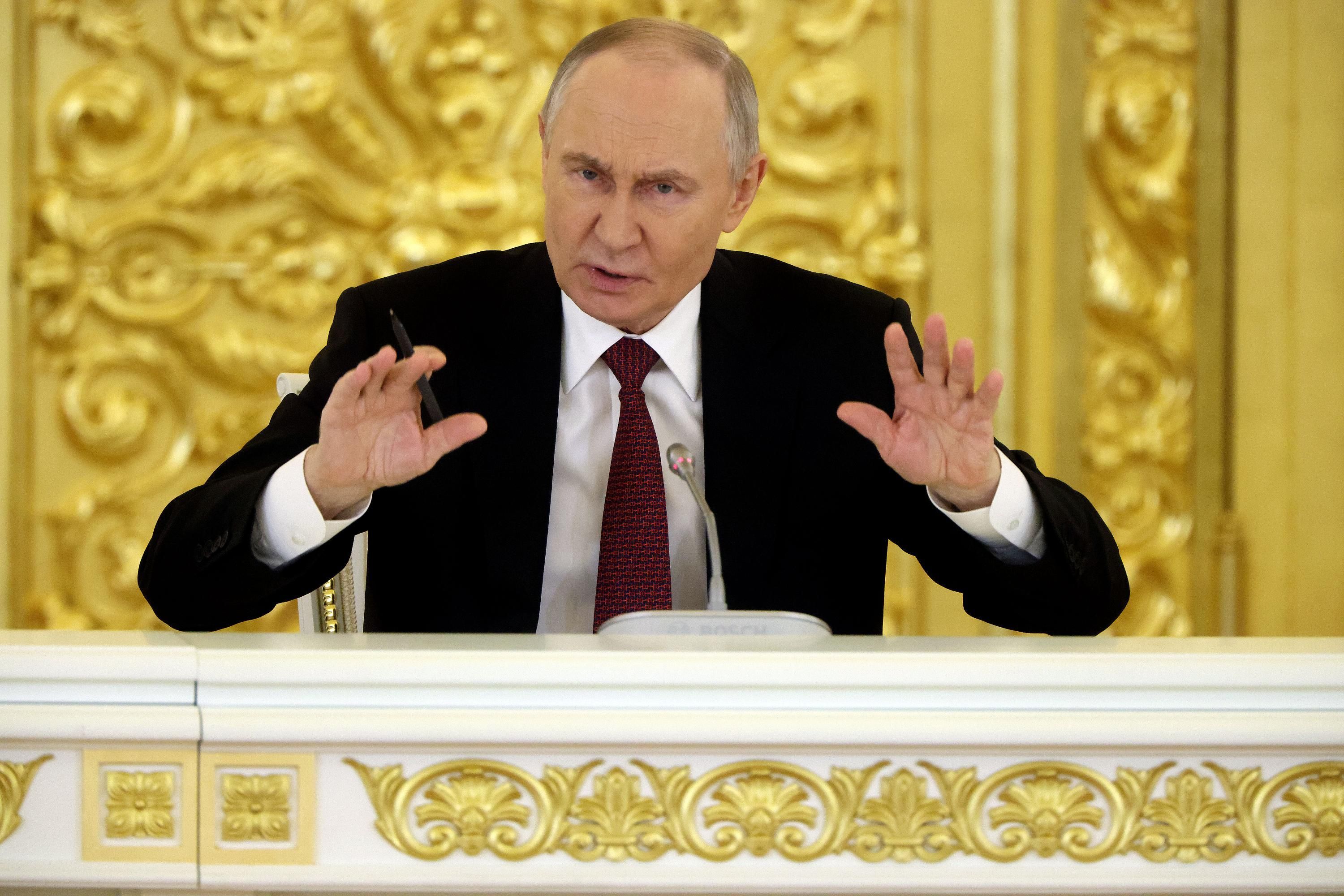 Путин пригрозил Украине ответом за атаки на Россию Путин пригрозил Украине ответом за атаки на Россию