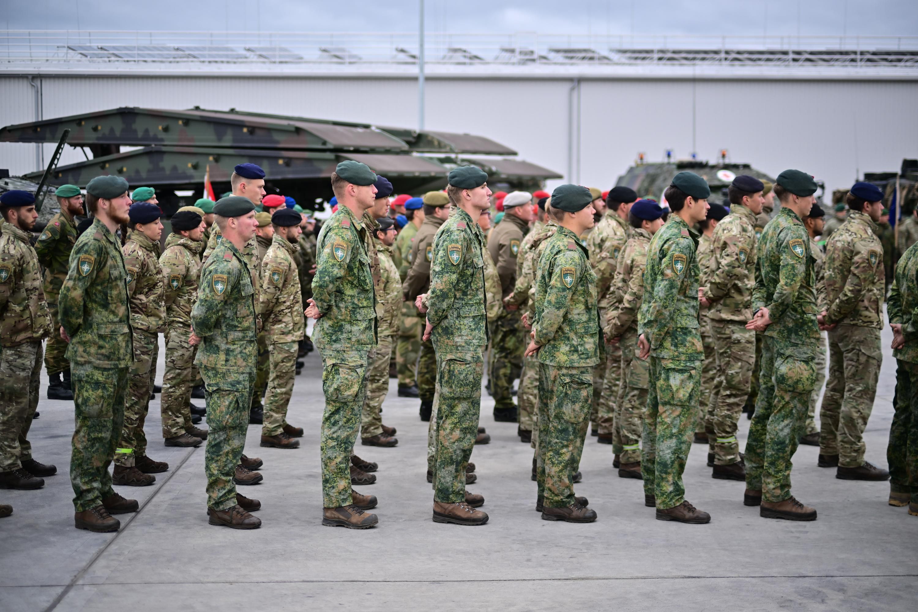 Дружній вогонь на навчаннях НАТО в Латвії: поранено чотирьох італійських військових - 24 Канал