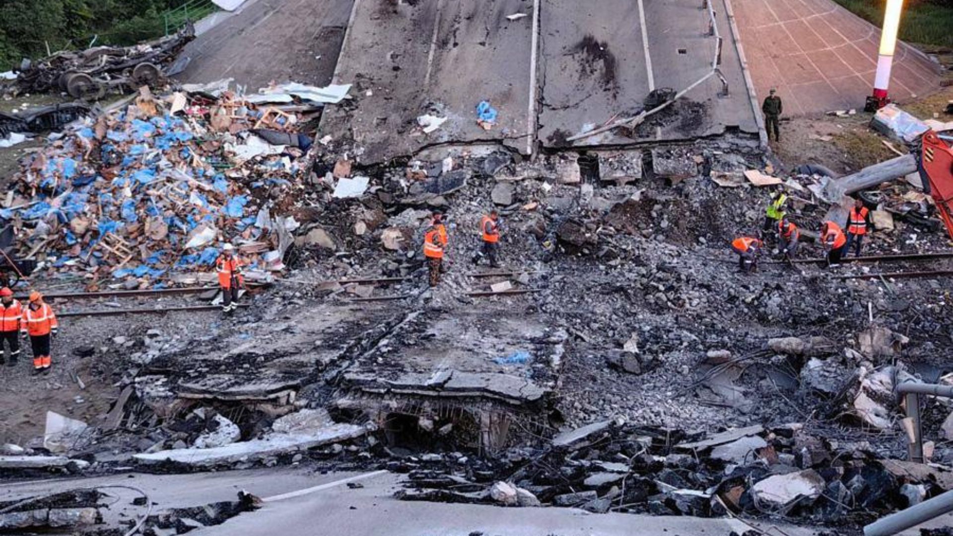 У двох областях Росії зупинили рух поїздів через атаки ЗСУ