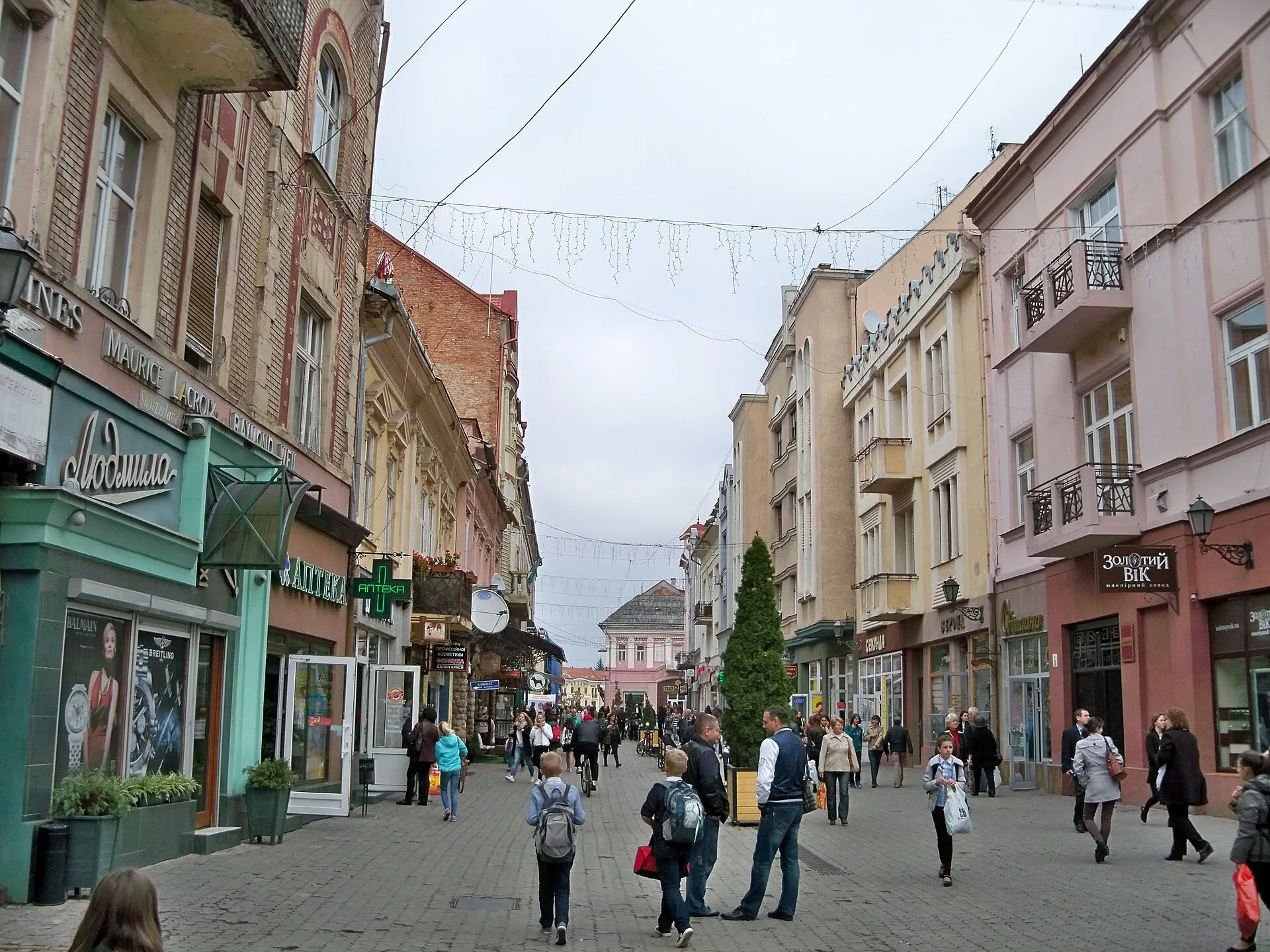 Вулиця Корзо в Ужгороді Вулиця Корзо в Ужгороді