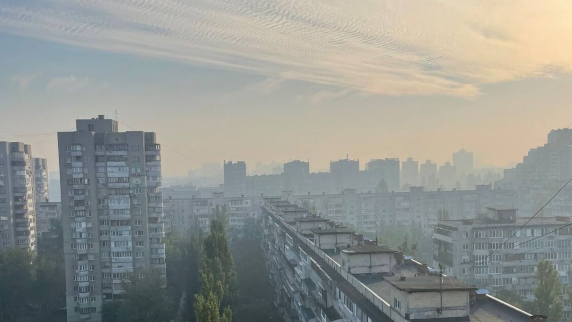 В Киевской области в результате атаки поврежден склад: в воздухе зафиксировано превышение уровня аммиака