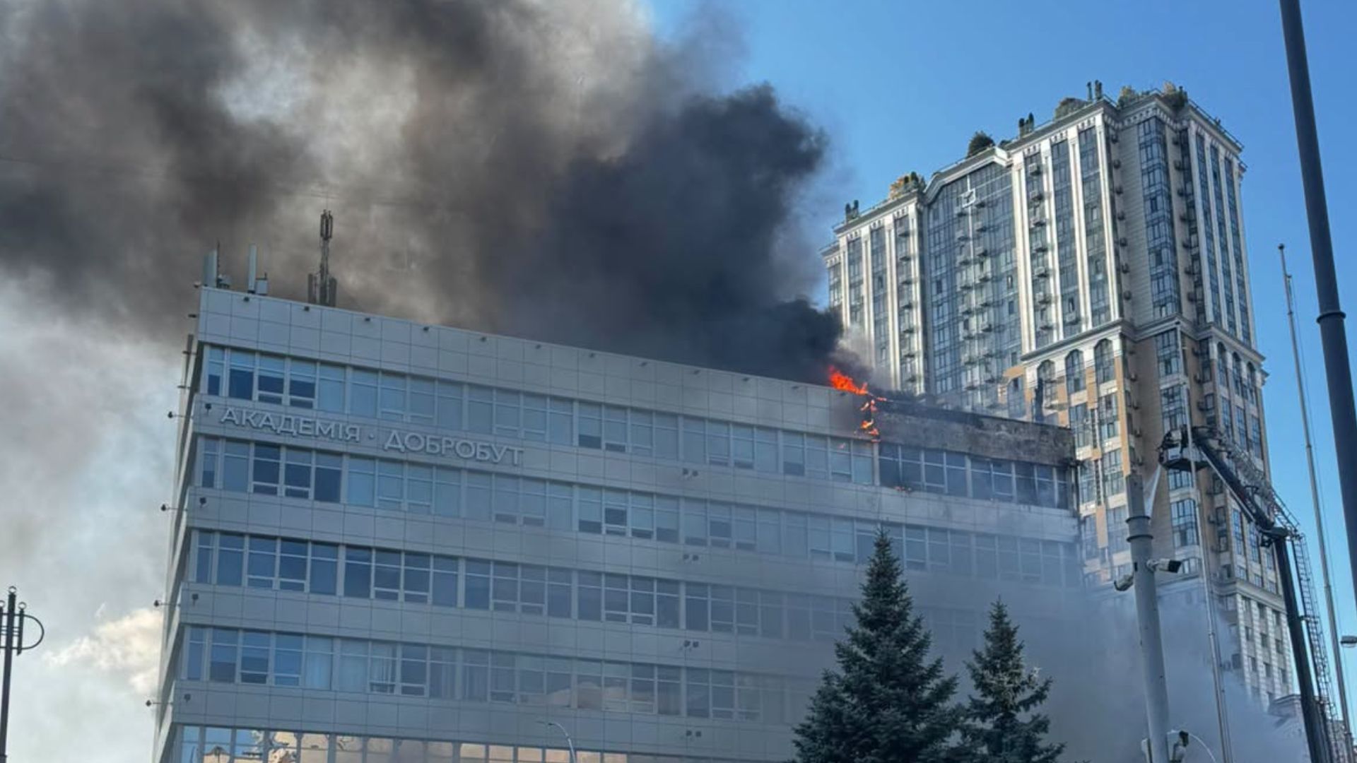 Российские оккупанты нанесли удар по клинике Добробут в Киеве: есть пострадавшие - 24 Канал Российские оккупанты нанесли удар по клинике Добробут в Киеве: есть пострадавшие - 24 Канал