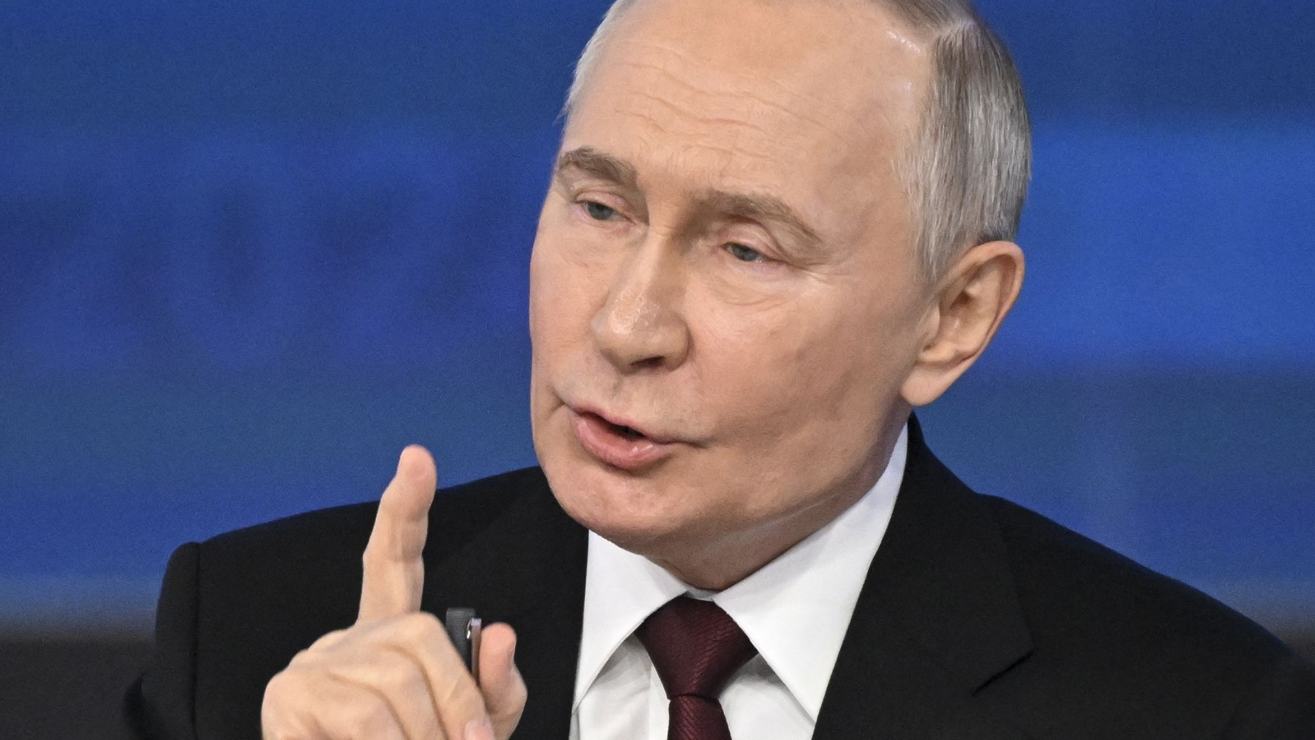 Путін підписав новий указ, за яким у росіян можуть вилучати готівку