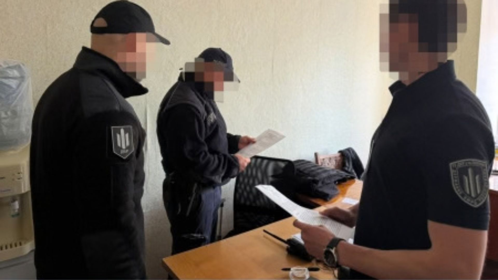Поліцейський з Кривого Рогу організував незаконну схему втечі з України - ДБР