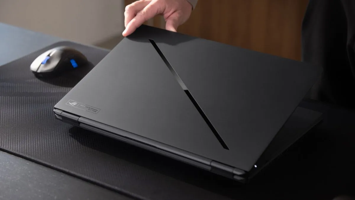 ASUS ROG Zephyrus Duo ASUS ROG Zephyrus Duo