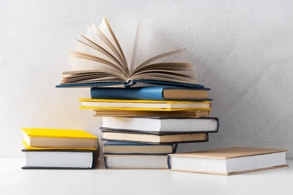 Учителям можно подарить книги в первое воскресенье октября 