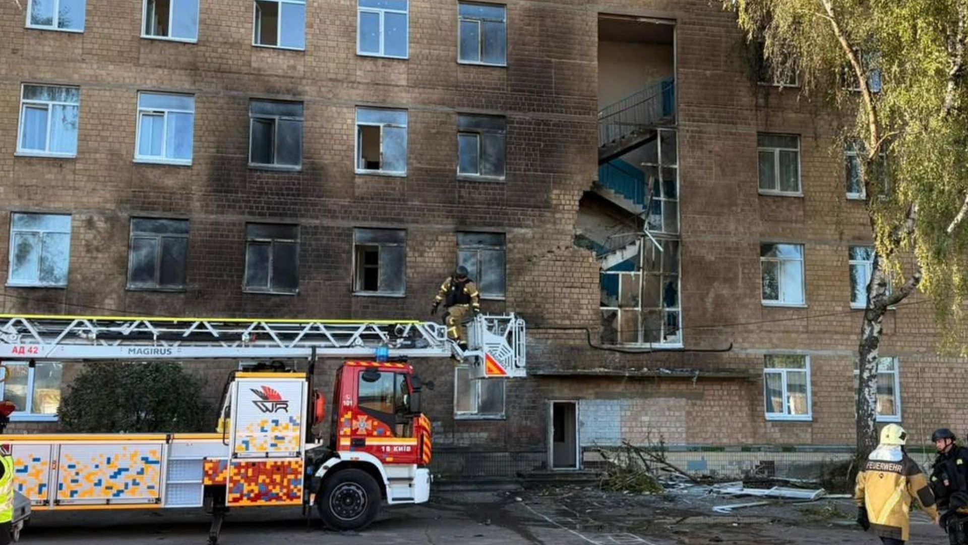 Зеленський відреагував на удар Росії по школі в Києві