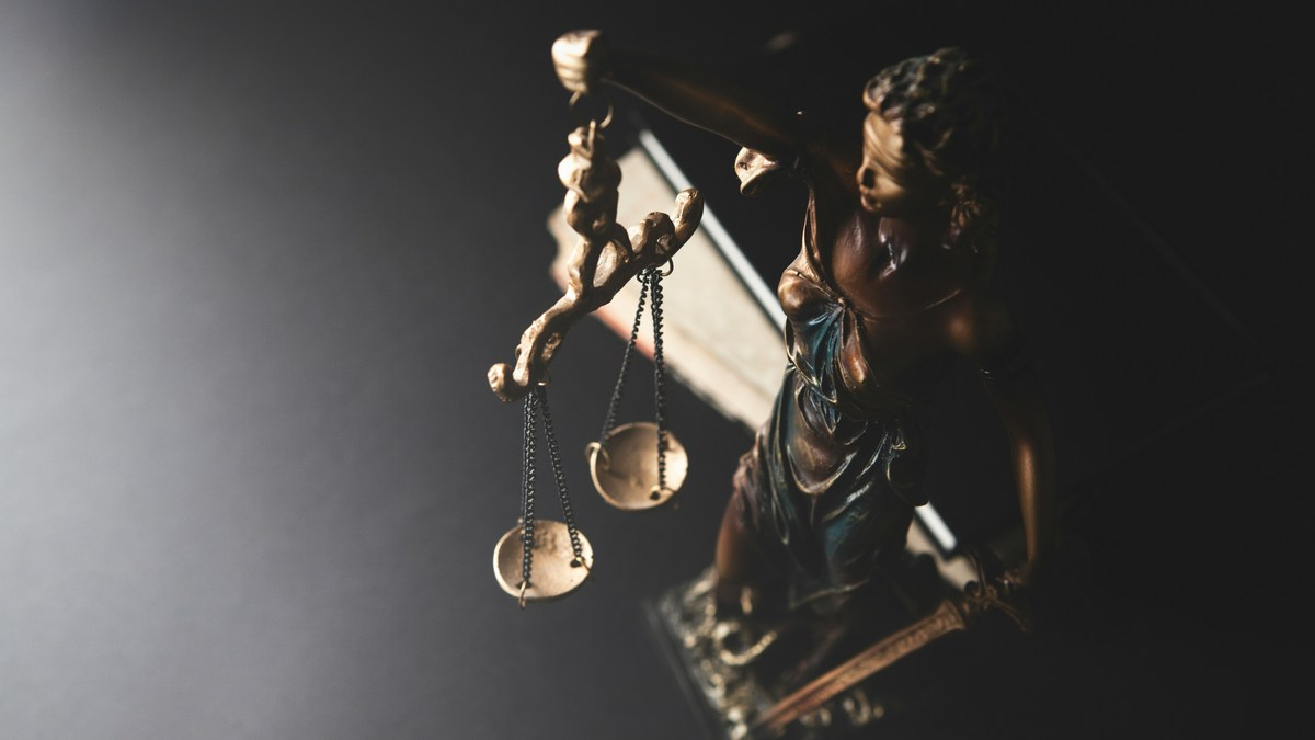 Адвокат використав ChatGPT для захисту клієнта, а той вигадав йому свідків, яких не було
