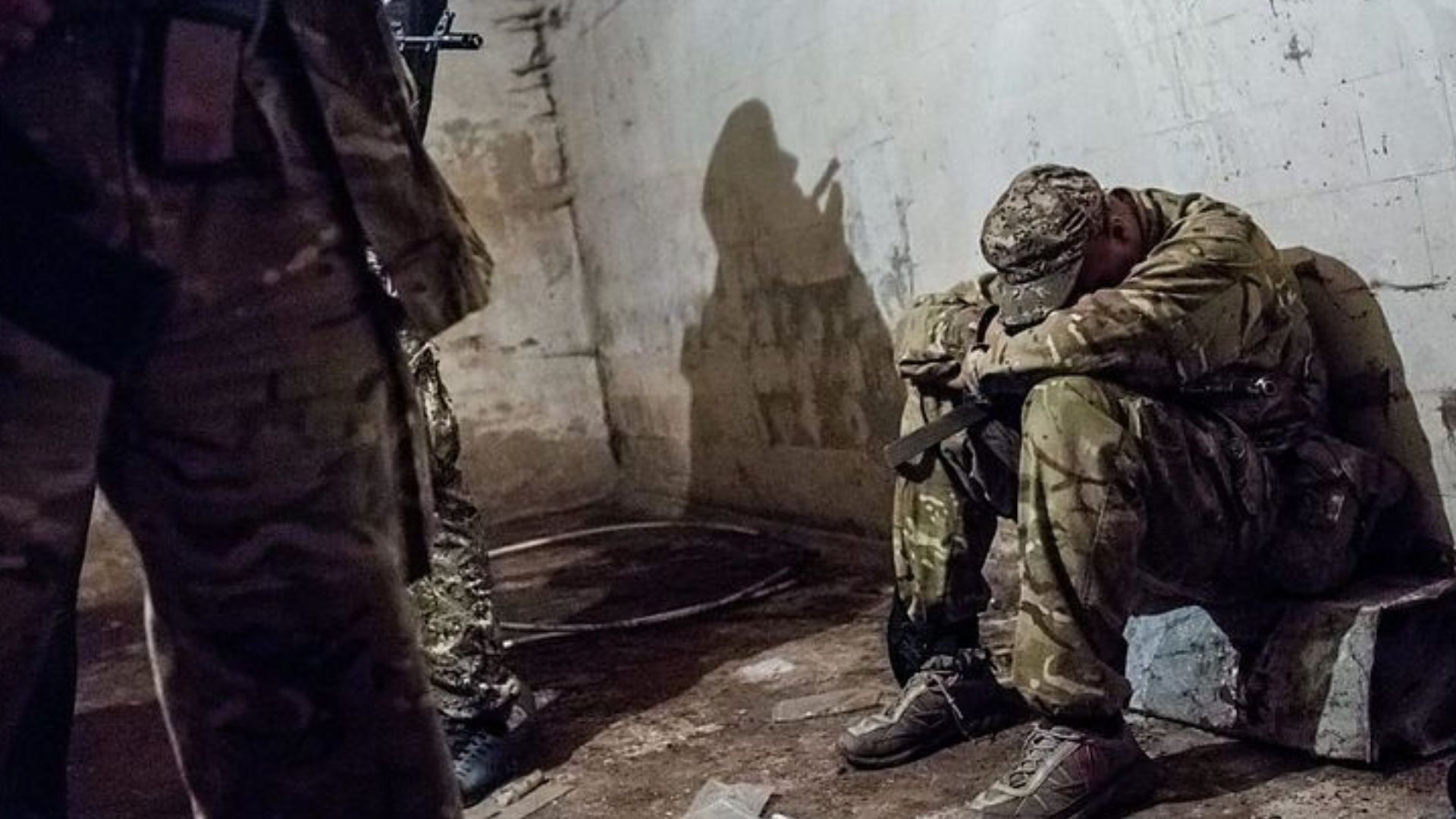 Пытали электрическим током и избивали военнопленного: в Херсонской области идентифицированы четверо оккупантов