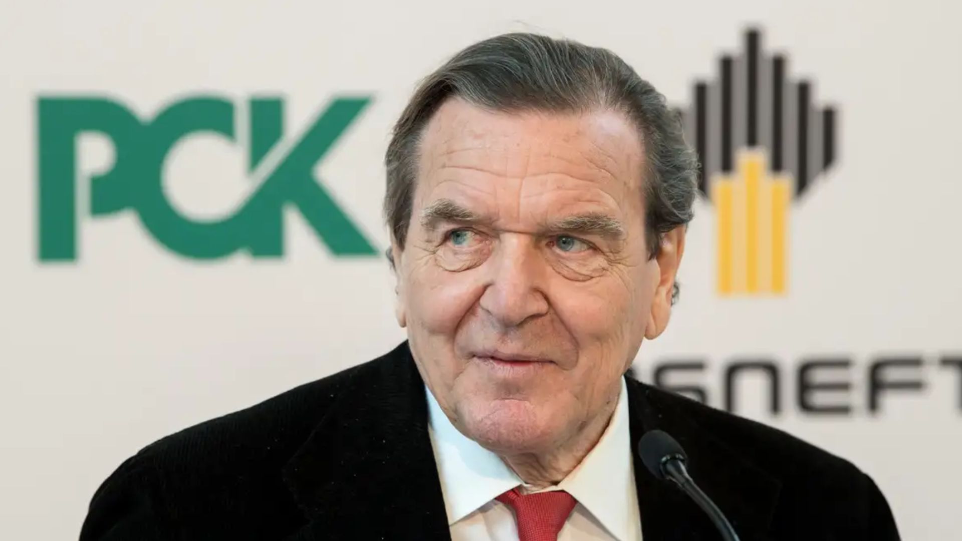 Ексканцлер Німеччини Шредер, якого Путін просував у перемовники, отримав посаду в російській мережі Globus - 24 Канал