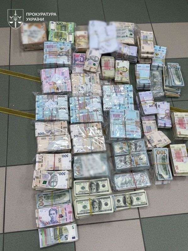 Сірі каси для обміну валют працювали в Україні - деталі