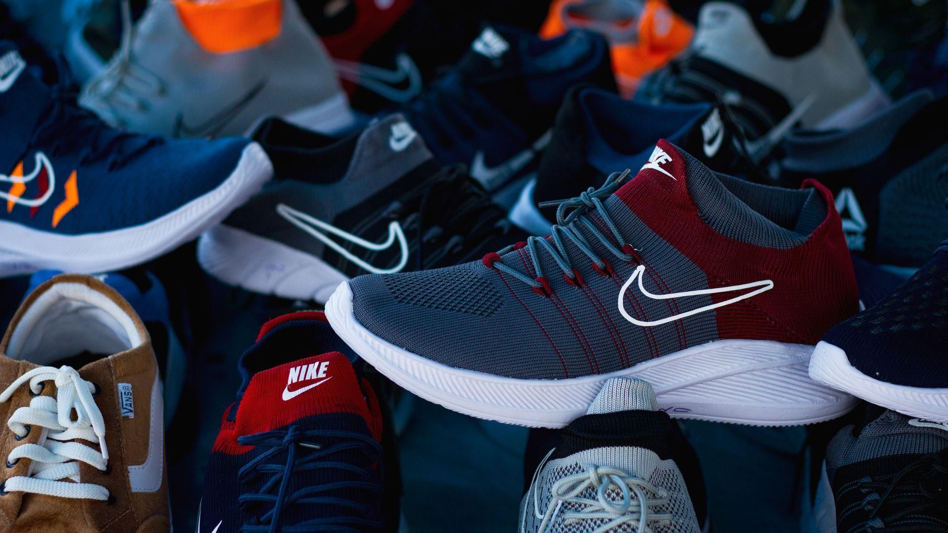 Nike продовжить звільнення