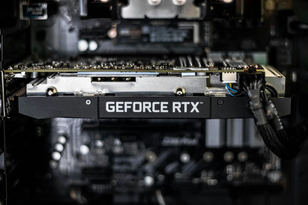 Apple M5 проти Nvidia RTX 4060 та RTX 5070 у тестах ігор