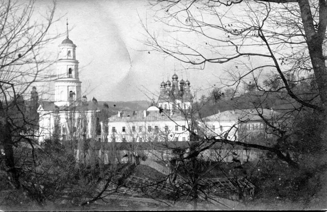 Вид на Китаївську церкву та дзвіницю / фотокартка Вид на Китаївську церкву та дзвіницю / фотокартка
