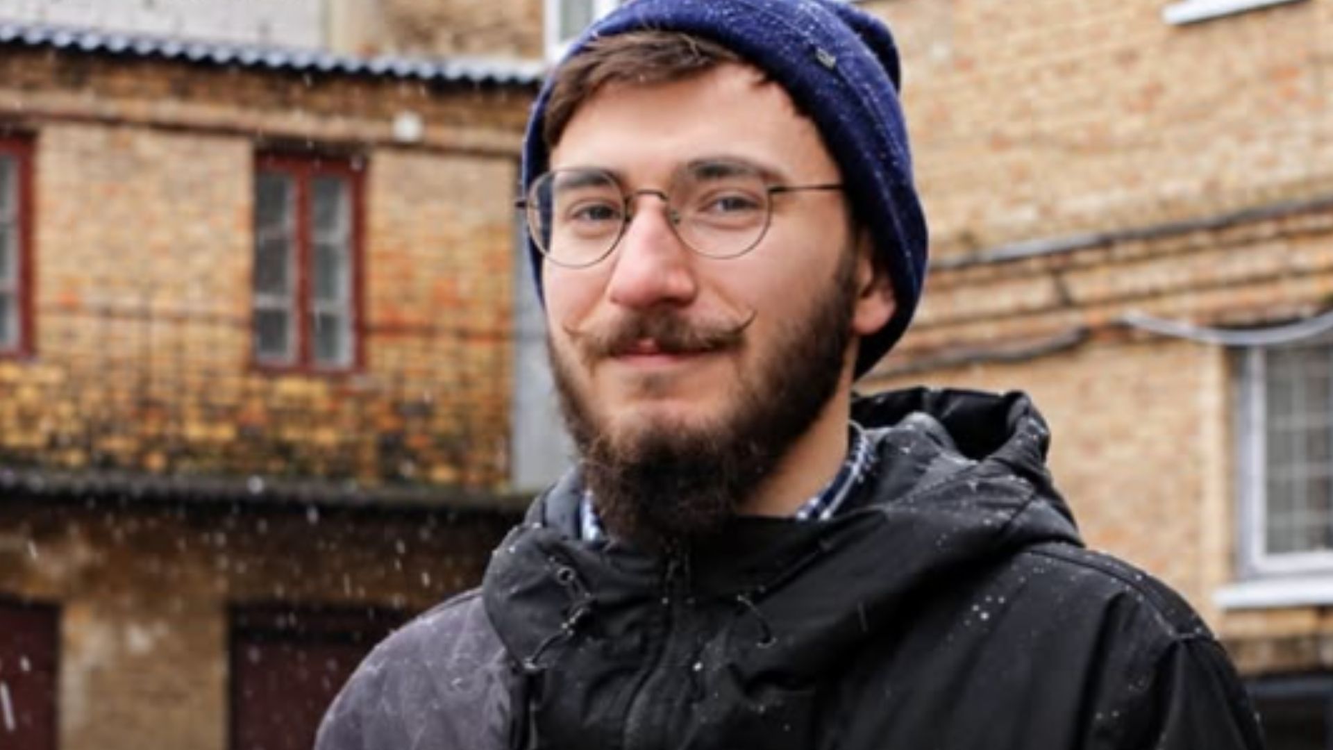 Сутички через забудову на Теремках: у Києві затримали активіста, його могли побити силовики