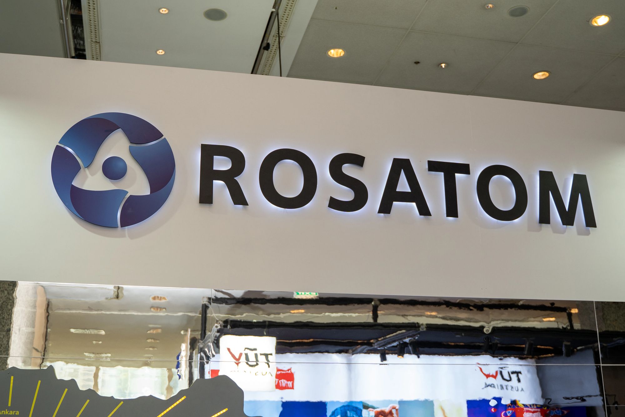 Компанія "Росатом" приховала плани щодо розірвання контракту щодо АЕС Пакш II в Угорщині Компанія "Росатом" приховала плани щодо розірвання контракту щодо АЕС Пакш II в Угорщині