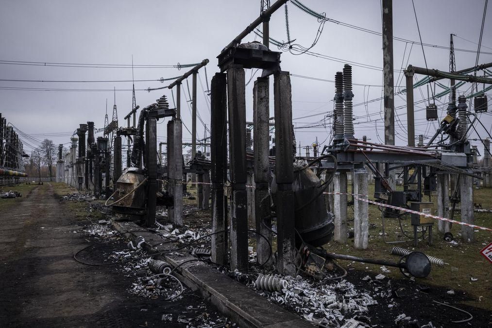Россия наносит удары по украинской энергетике Россия наносит удары по украинской энергетике