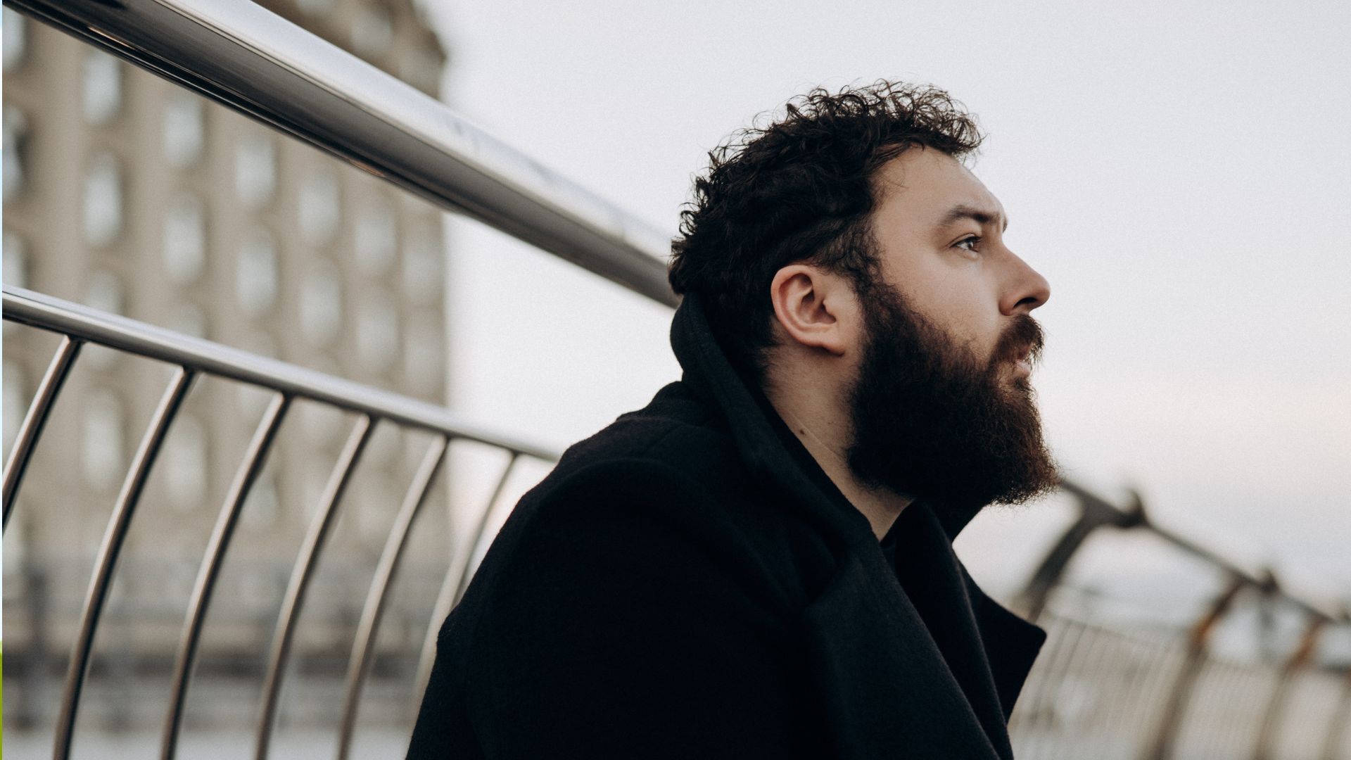 Davyd випустив свою першу авторську пісню Засинай і кліп до неї Davyd випустив свою першу авторську пісню Засинай і кліп до неї