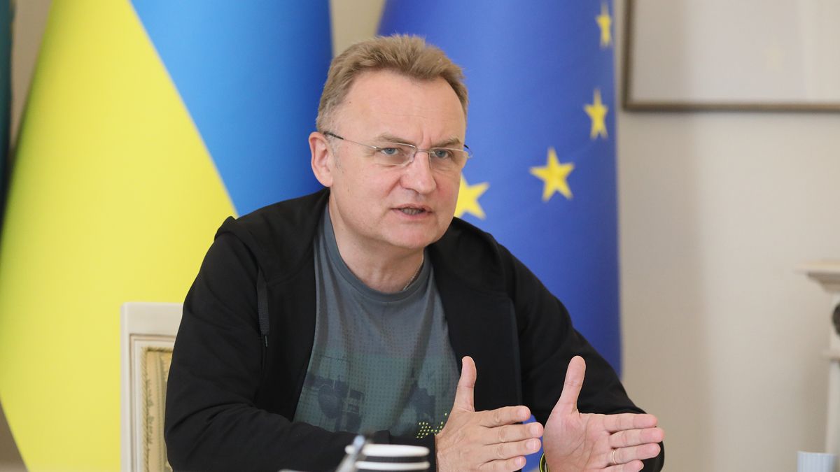 Садовий розповів про проблеми із зарплатами для комунальників